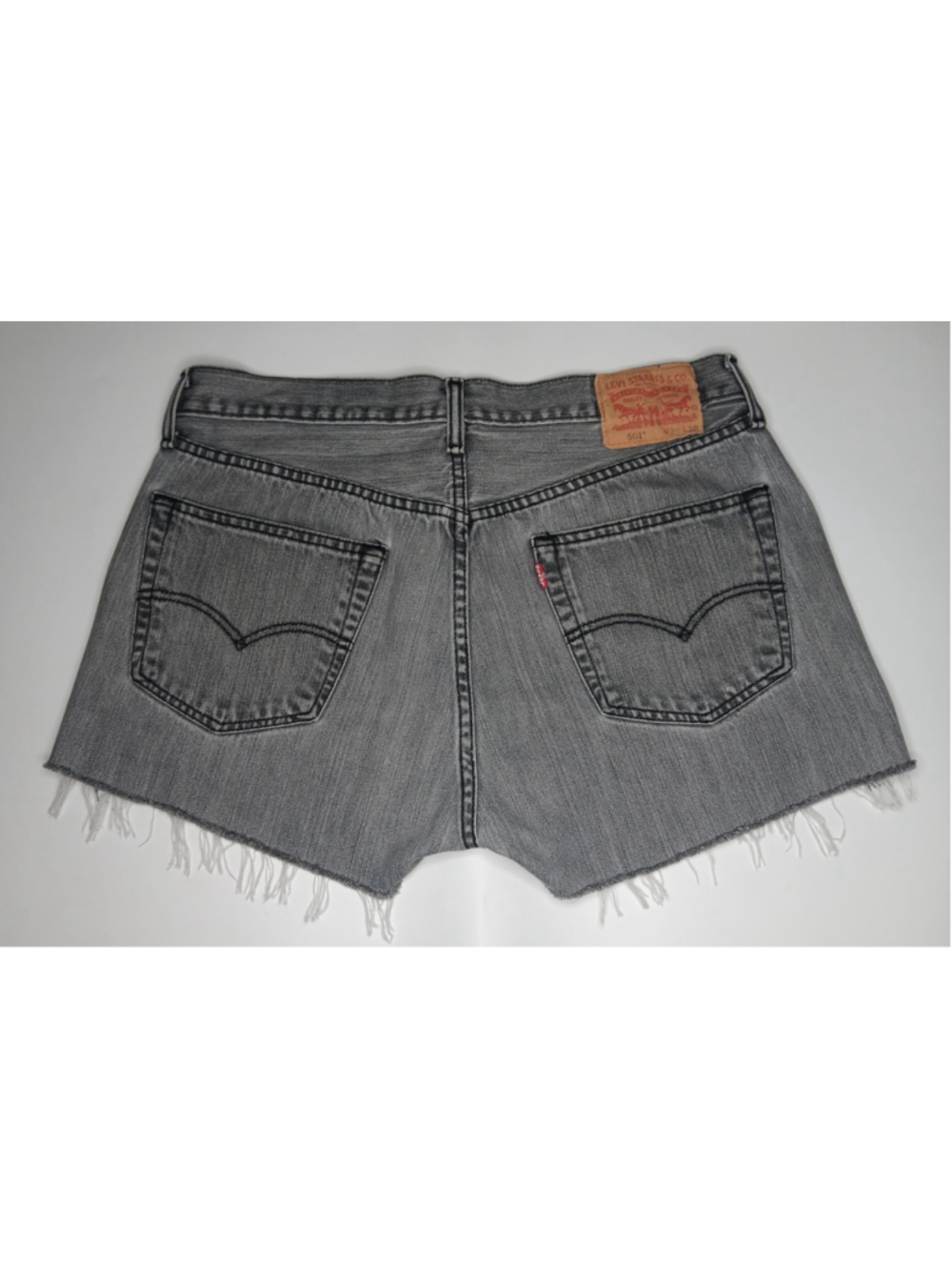 Vintage Y2K Levi's 501 Cutoff Jean Booty Shorts Jorts Size 32 Faded Black Denim